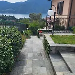 Casa Intignano - Con Bagno E Portico Vista Daire *