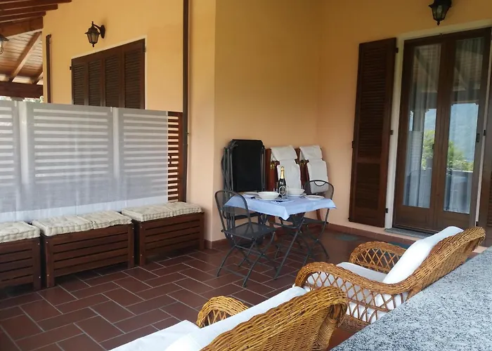 Casa Intignano - Con Bagno E Portico Vista Apartamento